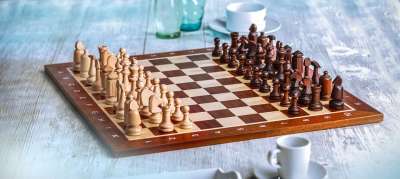 象棋 棋盘 大型国际象棋10×10 棋盘上的棋子 棋盘游戏