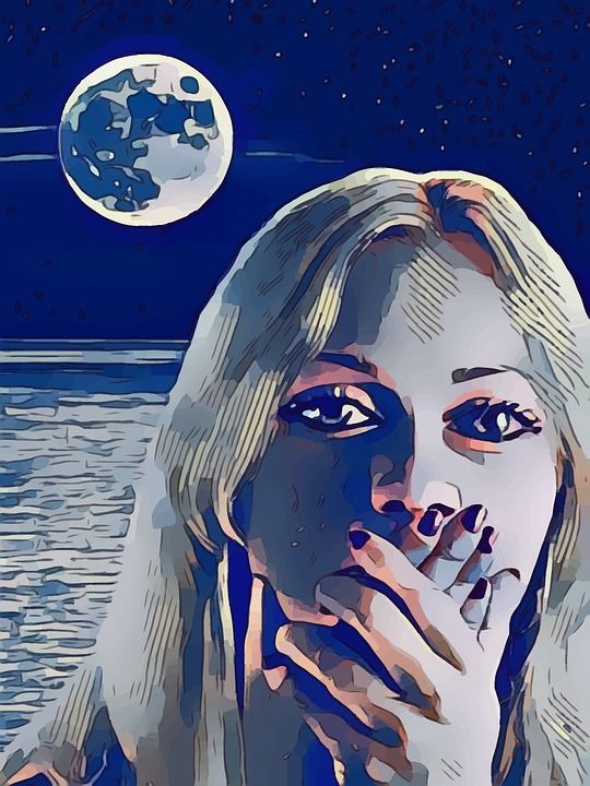 月亮 女士 害怕的 受惊 满月 夜晚 恐惧 女孩 金发女郎
