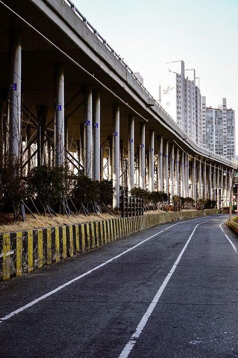 路 街道 桥 支柱 高速公路 具体的 邮寄