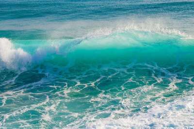 海浪 透明的 砸 喷 泡沫 风 壮观 海 自然 蓝色的 溅
