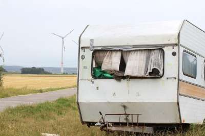大篷车 老的 破碎的 被丢弃 风车 风能 活力 可替代能源