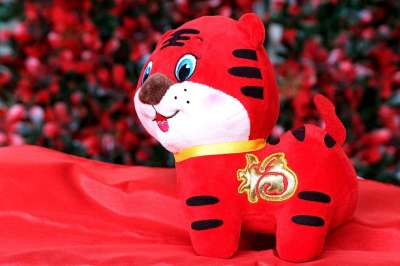 老虎娃娃 中国新的一年 庆典 红色的老虎 传统的 中国人 文化