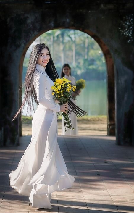 女孩 裙子 菊花 黄色雏菊 女性 年轻 春天 阳光明媚 菊花