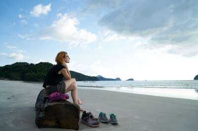 女子 旅游 等待 海岸 独自的 只要 伤心 分离 疲劳的 成人