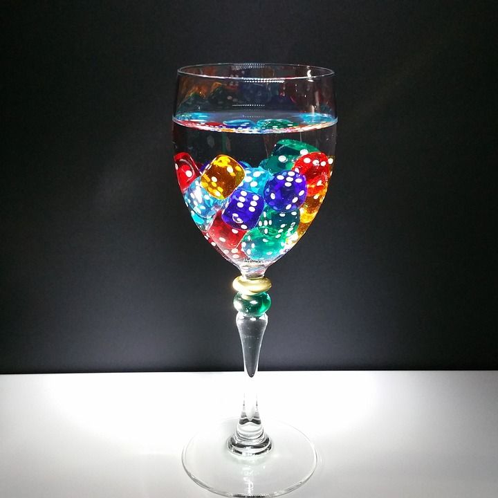 骰子, 玻璃, 幸福, 幸运骰子, 红酒杯, 多彩多姿的, 游戏, 胡扯