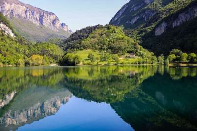 景观 湖 山 反射 海滨 意大利 水 性质 湖滨区 树木