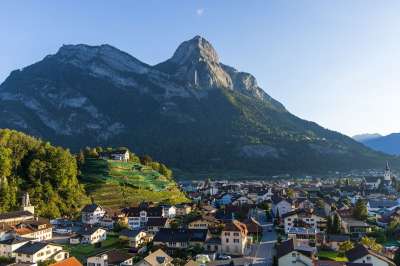 山 贡岑 瑞士东部 阿尔卑斯山 瑞士 清晨 早晨 村庄 景观
