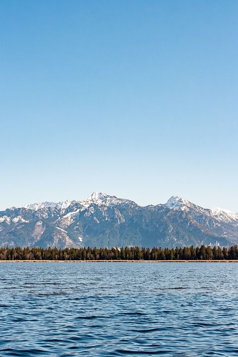 湖 山 农村 高山 阿尔卑斯山 山脉 风景 风景秀丽的 自然