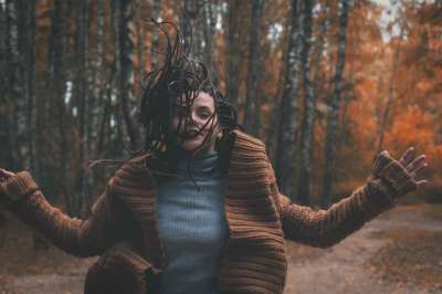 火 秋季 巫师 年轻女子 暮光之城 森林 哥特 巫婆 幻想