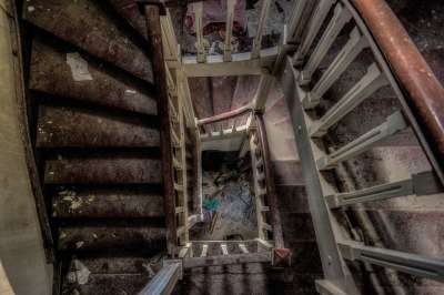 楼梯 Urbex 结构 老的 建造 弃 破碎的 废墟 拆除