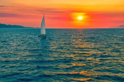 帆船 日落 太阳 海 海滩 水 和平 冷静下来 光 美丽