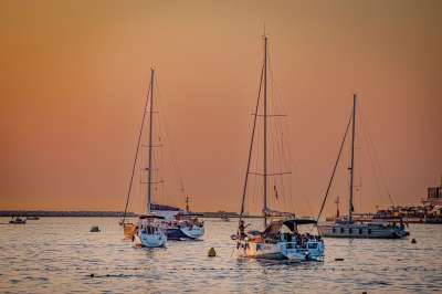 游艇 船 日落 港口 码头 湾 海 夏天 假期 海洋 旅行