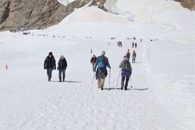 少女峰 雪 攀登 山 远足 走路 登山 轨道 旅游景点 瑞士