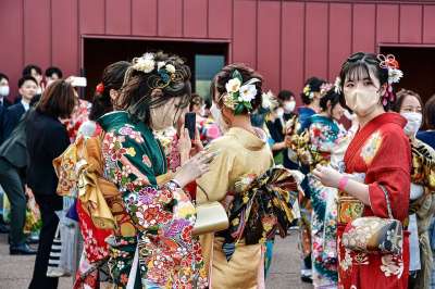 时尚 和服 风袖 人 妇女 日本 文化 传统 成人礼