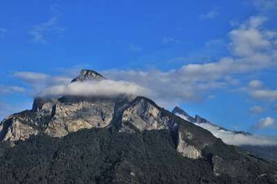 返回页首 山 岩 云 阵列 天空 森林 蓝天 石头 高 看