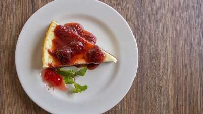 食品 点心 甜的 盘子 美食 可口 红色 纤巧 好吃 美味的