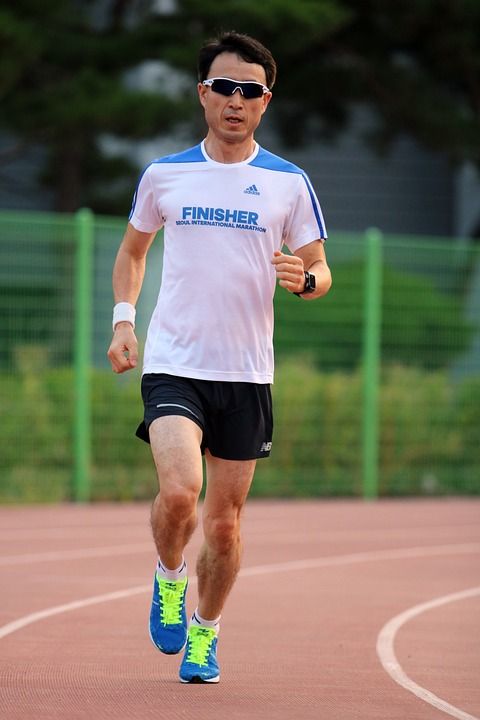 跑步 竞技 运行 行使 跟踪 操场 训练 运动的 气候变暖