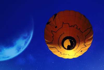 热气球 乘坐热气球 行星 飞行 漂浮的 旅行 色彩比赛 高清背景