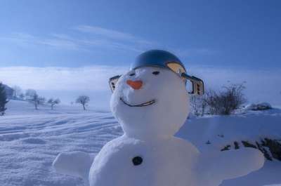 雪人 雪 男人 鼻子 胡萝卜 锅 帽 冬天 天堂 蓝色的 笑
