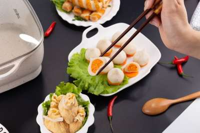 火锅 福袋 蛋卷 黑底 食物 美食 新年 辣椒 鱼子 火锅