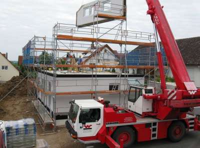 建房 新建筑 单一家庭住宅 工地 材料 建筑材料 铁棒 建造