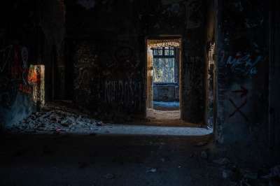 弃 建造 涂鸦 破旧的 废墟 墙 门 结构 Urbex