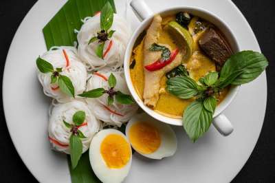 泰国食品 米粉 食物 一顿饭 盘子 美食 健康 可口 辛辣的