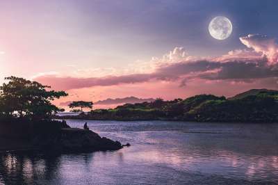 合成的 景观 幻想 梦幻的 浪漫的 人们 浪漫 月亮 粉色的