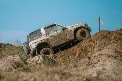 Suv 泥 水 污垢 4 X 4 在路上 车辆 汽车 反弹