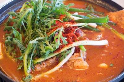 亚洲食品 美食 盘子 鱼 食物 热的 韩国料理 汤 炖 一顿饭