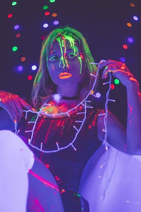 氖 俱乐部 灯 散景 童话灯 磷化妆 发光的妆 霓虹灯化妆