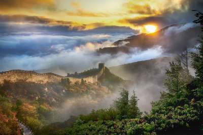 大自然壁纸 自然壁纸 墙 天空 云 多雾路段 太阳 山 结构