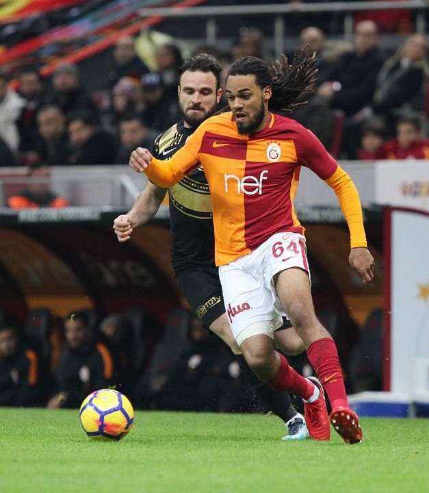 杰森Denayer 加拉塔萨雷 足球运动员 超级联赛 土耳其电信