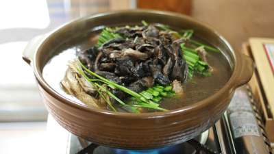 韩国食品 Sarcodon蘑菇 Sarcodon五百成熟 烹饪 食物摄影