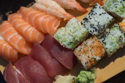 寿司 食物 日本人 鱼 白饭 生鱼片 三文鱼 吃 亚洲 餐厅