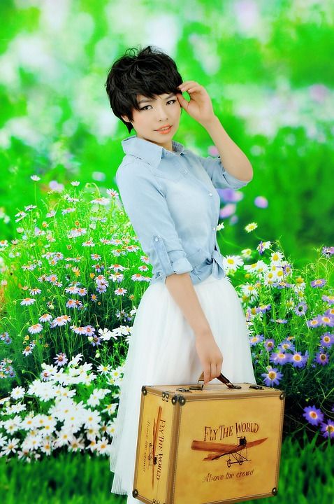 美女 蓬蓬裙 短发