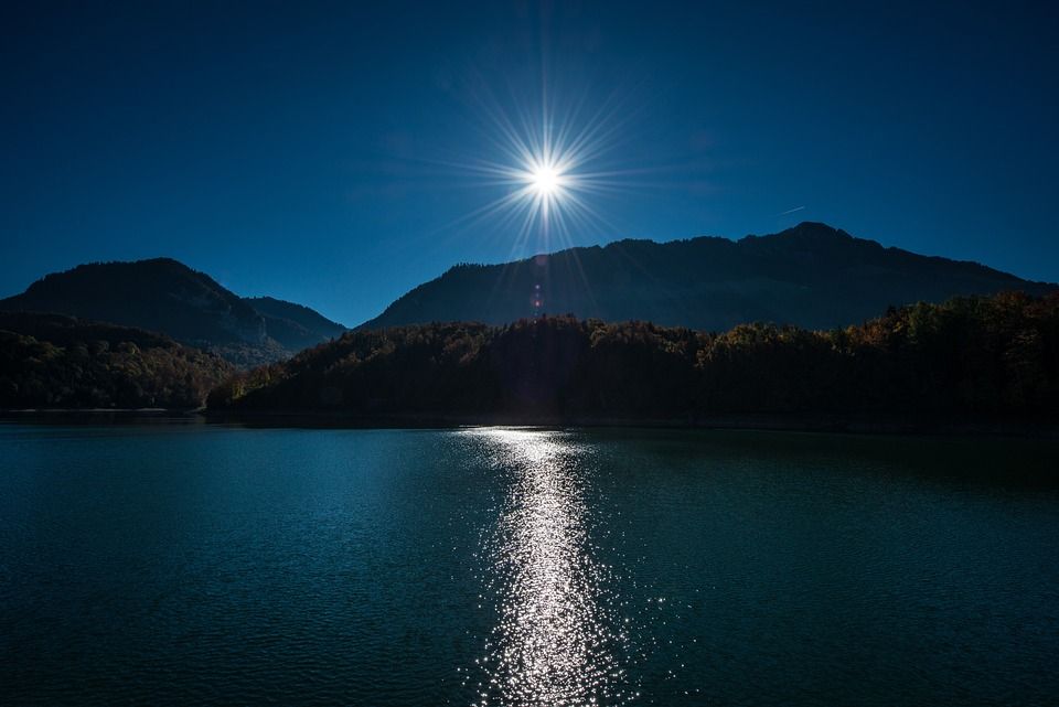 夜晚, 天空, 月亮, 光, 山, 高地, 景观, 湖, 海, 水, 反射