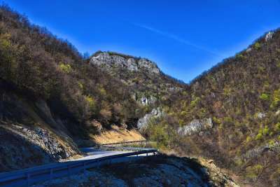 山 岩石 旅行 荒野 森林 绿色 环境 自然 美丽 令人惊叹