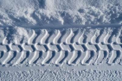 追踪 雪 白色的 阳光明媚 轮胎轨道 拖拉机 冬天 模板 基金