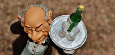 管家 托盘 饮料 葡萄酒 起泡酒 操作 美食 男人 乐趣 上部