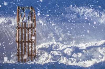 雪橇 雪 乐趣 平底雪橇 降雪 冬天 寒冷的 冬季魔法 圣诞主题