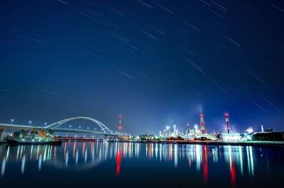 夜景 大坂湾沿海地区 植物 石油有关的工厂 桥 恒星的轨迹 光
