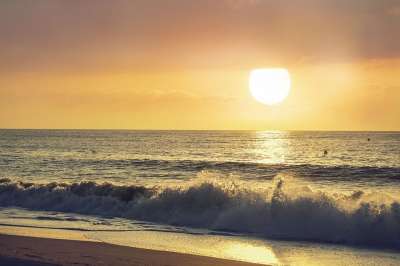 海 沙 波浪 天空 太阳 云 反射 日出 景观