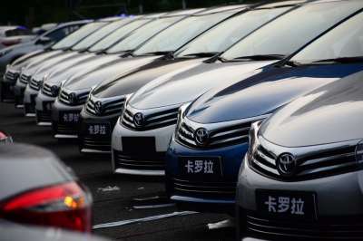 天河体育中心 卡罗拉 车