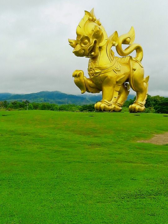 辛哈园 清莱 雕像 泰国 纪念碑 雕塑 农场 原野 旅游景点