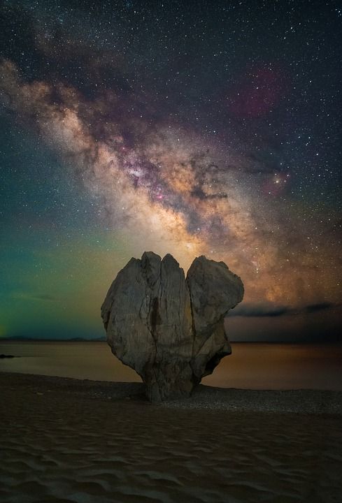 天文景观 夜晚 银河 石头 岩石 海 希腊 宇宙 天文学 海滩