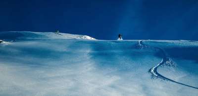 寒冷的 景观 山 自然 户外 人 滑雪 雪 运动 天气 冬天