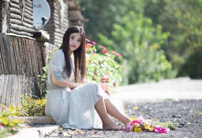 亚洲女人 小木屋 街道 农村 户外 女士 森林 女孩