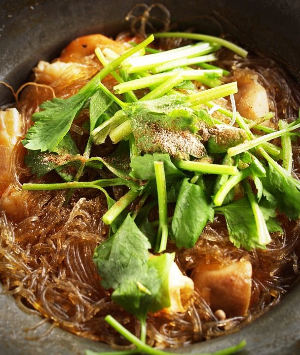 食物 泰国 鸡 汤 海鲜 柠檬草 肉 热的 洋葱 柠檬 胡椒