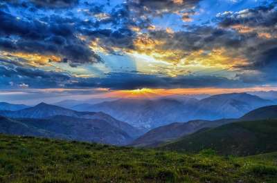 日落 黎明 自然 山 看法 Kaçkars 景观自然 草 绿色